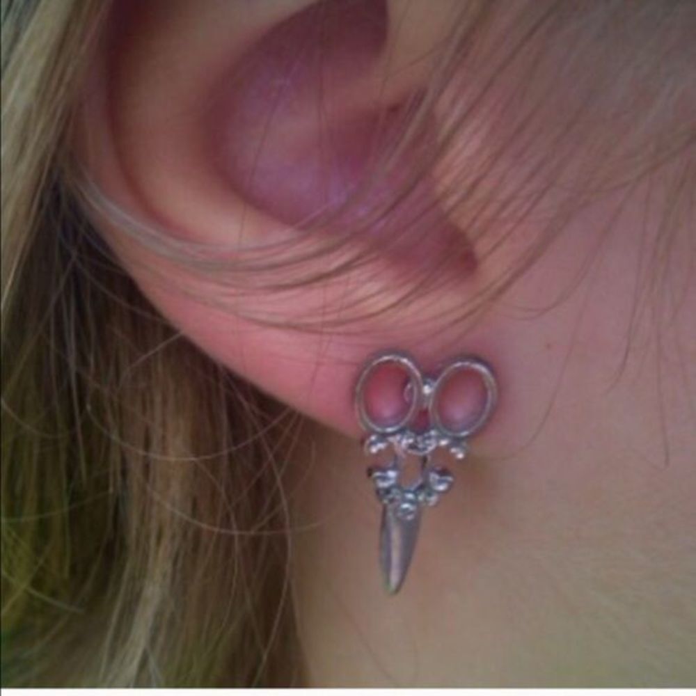 (G3) Hairstylist Earrings